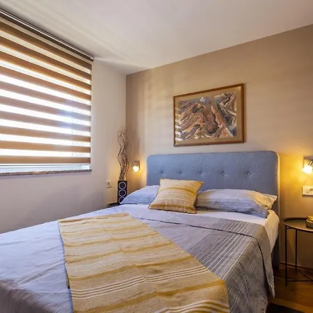 Lägenhet Sunny Apartment With 3 Bedrooms *
