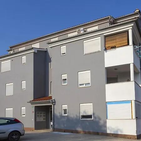 Lägenhet Sunny Apartment With 3 Bedrooms *